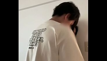手マンで喘ぎまくる超淫乱彼女がエロ過ぎたのでスマホ撮影しちゃいました…気持ち良すぎて腰を震わせ痙攣絶頂イキまくり　美尻　スレンダー　tiktok　素人　可愛い　個人撮影　日本人　えむゆみ　カップル