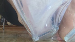 GIANTESS AND TRANSPARENT FLIP FLOP