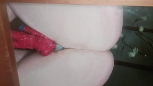 GIANTESS , I PLAY AND INSERT ANTMAN